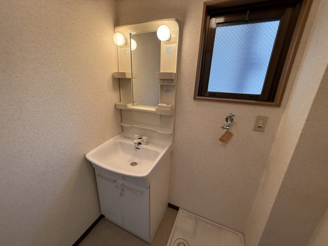 ラ・フォーレ三和の独立洗面台