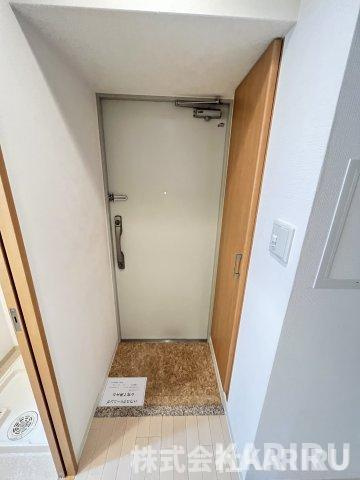 Uresidence京橋の玄関