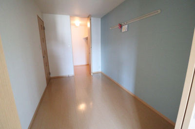 【洋室】 | クレールセゾンAB | 洋室（デザインクロス仕様）