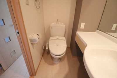 【トイレ】 | クレールセゾンAB | もちろん温水洗浄暖房便座です