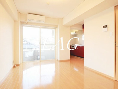 【居間・リビング】 | センチュリーコート | 洋室のお部屋です。