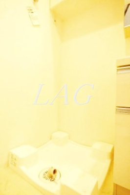 【設備】 | PREMIUMCUBE大井町#mo | 室内洗濯機置き場です。