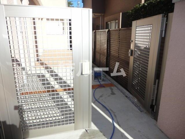 豊島区千川１丁目のアパートのエントランス