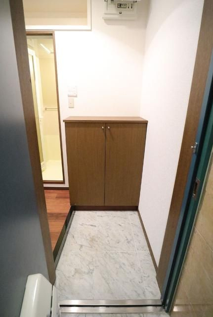 ＥＣＬＵＳＥの玄関