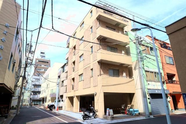 ＥＣＬＵＳＥの外観