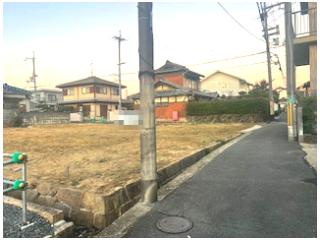 交野市私部５丁目土地の前面道路含む現地写真