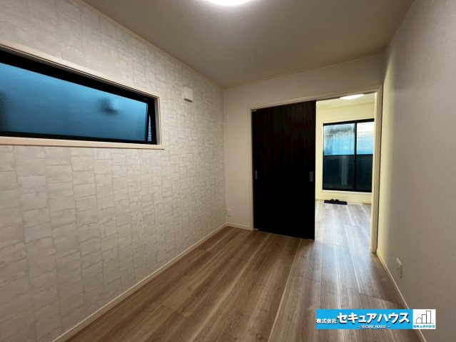 【今からご案内可能】刈谷市荒井町2丁目　全2棟の洋室|【洋室】
◆4.6帖の洋室は7.8帖の洋室に繋がっているため、将来お子様が育った後は収納のお部屋としても利用することができ、生活スタイルに合わせて使うことができる便利な設計です。　　　　　　　　　　　