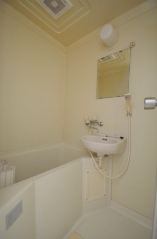 カルデアB棟の浴室|きれいなお風呂です