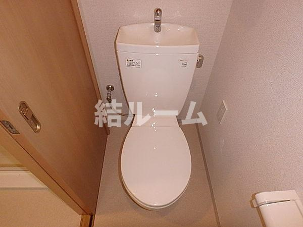 北区滝野川６丁目の賃貸マンションのトイレ