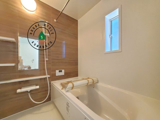 宇土市栗崎町第1₋3棟(2号棟)の内観：施工例|浴室は一日の疲れを癒す場所だから、家族みんながゆったりできる快適設計。追い炊き機能付きオートバス。安定した温度で、いつでも快適に入浴できます。