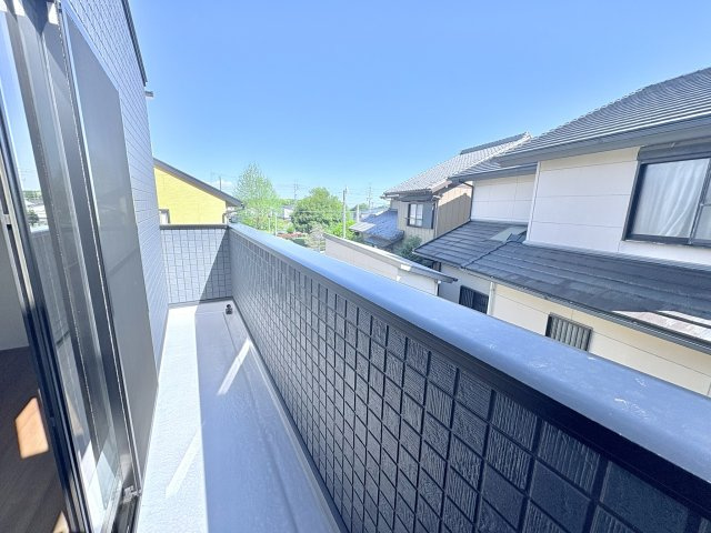売新築戸建　中央区半田山６丁目のバルコニー|青空が広がる開放的なバルコニー。心地よい風と光を感じられます