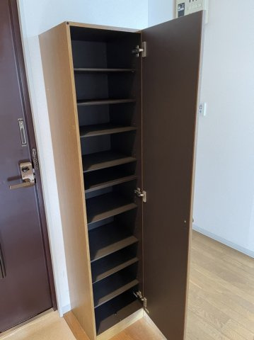 白蘭マンションの玄関