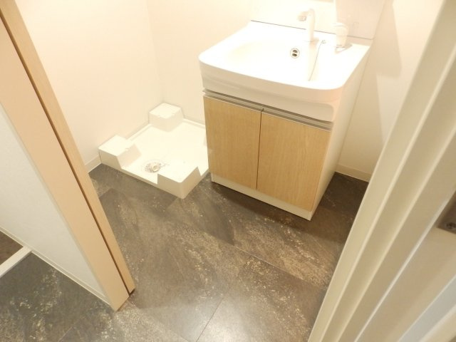 オンリーワン灘南通の洗面所