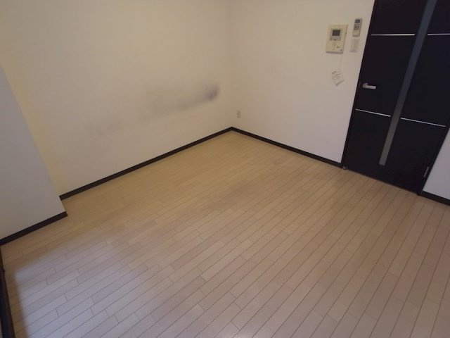 クオーレ三宮弐番館の居間・リビング