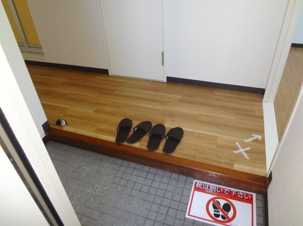 コーポ田中の玄関