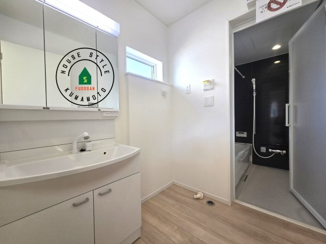 宇土市栗崎町第1₋3棟(3号棟)の内観：施工例|脱衣所、洗面所は小さなプライベートスペース。歯磨き、洗顔と毎日施す個人空間。