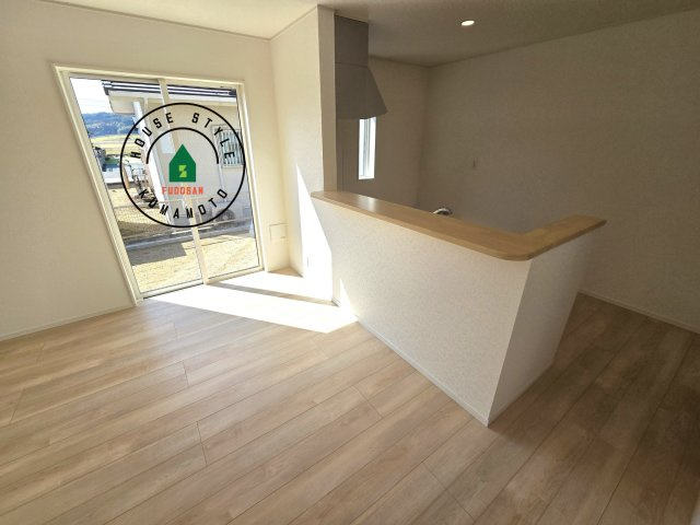 宇土市栗崎町第1₋3棟(3号棟)の内観：施工例|ダイニングとリビングのメリハリが付けやすい空間設計になっています。