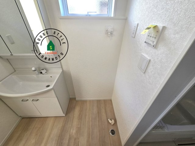 宇土市栗崎町第1₋3棟(3号棟)の内観：施工例|ランドリースペースは広さもたっぷり。