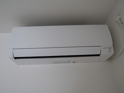 エストラーダブランカ下中条の洋室