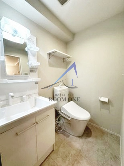 双風館の洗面所|独立洗面台です。