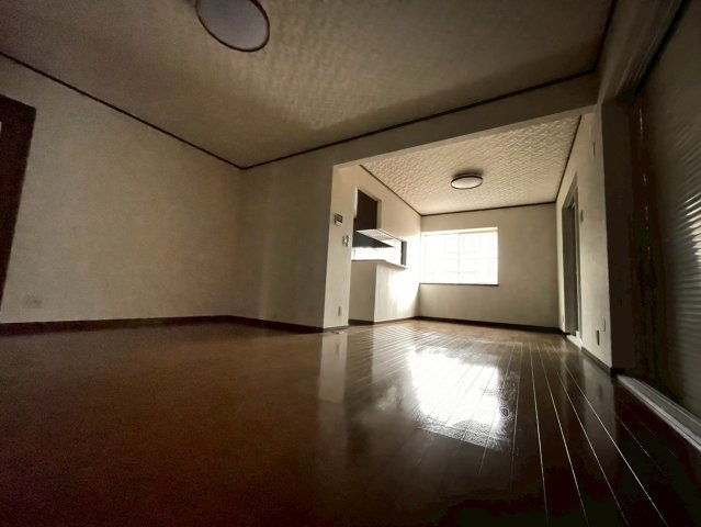 東金売戸建ての居間・リビング