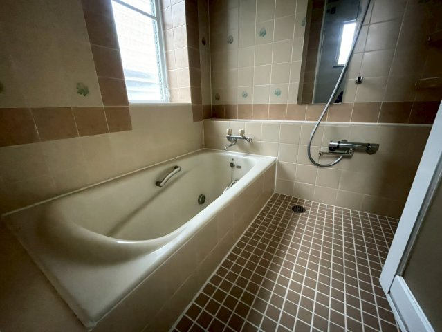 東金売戸建ての浴室