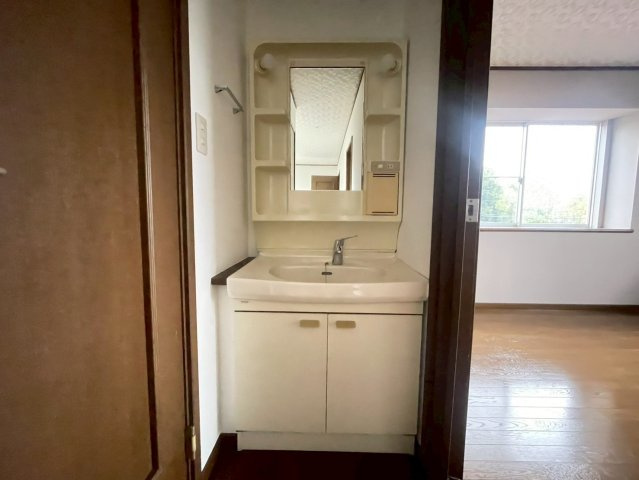 東金売戸建ての独立洗面台