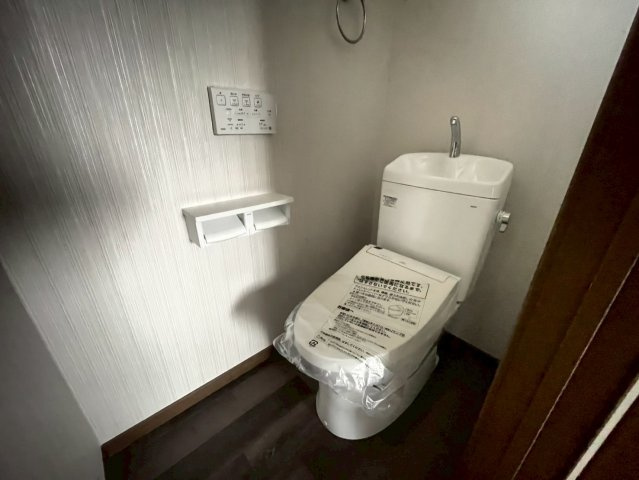 東金売戸建てのトイレ