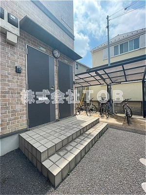 【その他】 | ガーネットハイツ | 玄関ドア※クリーニング中の撮影※