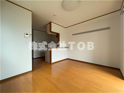 【内装】 | ガーネットハイツ | 洋室6帖※クリーニング中の撮影※