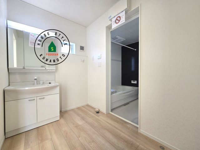 宇土市栗崎町第1₋3棟(1号棟)の内観：施工例|脱衣所、洗面所は小さなプライベートスペース。歯磨き、洗顔と毎日施す個人空間。