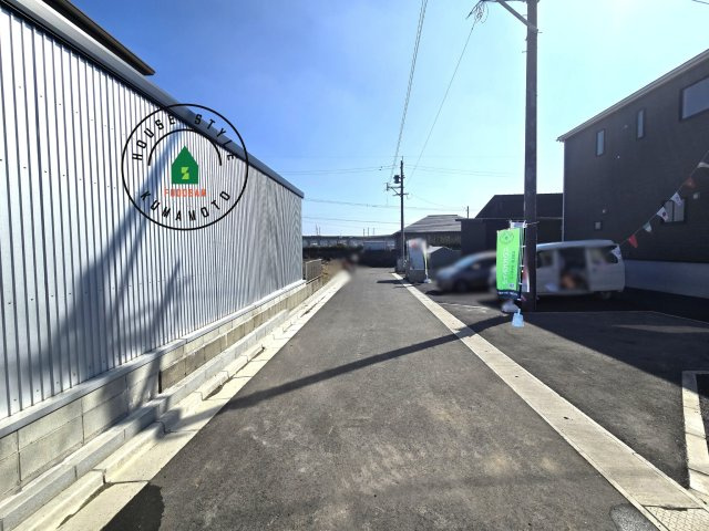 宇土市栗崎町第1₋3棟(1号棟)の前面道路含む現地写真|前面道路です。

