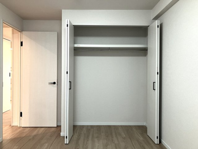 【収納】 | グリーンヴィラ琴似A棟 | クローゼット内部にはハンガーポール常設♪