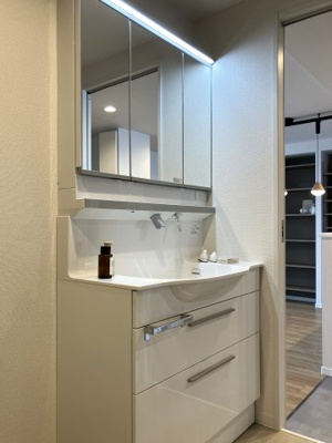 【独立洗面台】 | グリーンヴィラ琴似A棟 | 3面鏡の使いやすいドレッサー♪