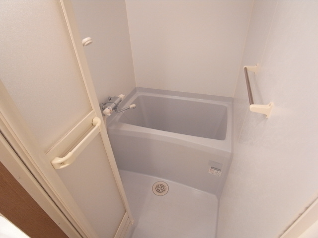 ラディウス森南の浴室