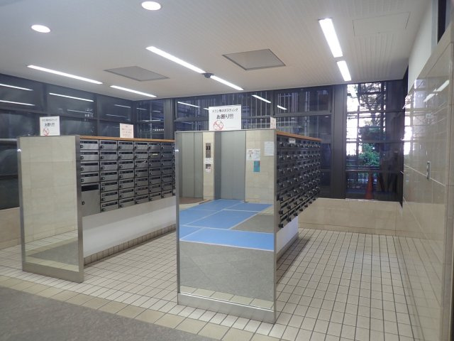 朝日プラザ長堀西のその他共用部分|【集合ポスト】
ダイヤル錠付きの集合ポストが設けられています。