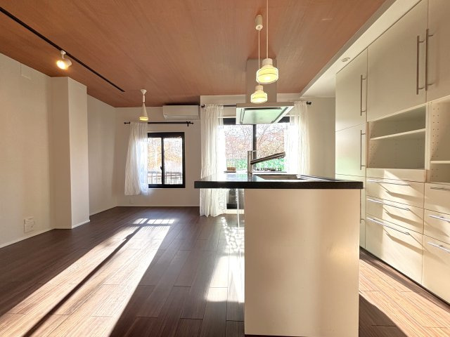 グローネット広尾ビルの居間・リビング