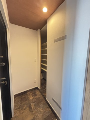 グローネット広尾ビルの玄関