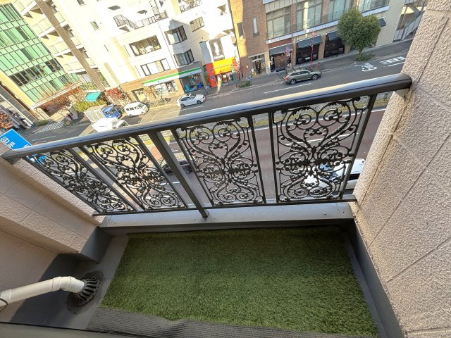 グローネット広尾ビルのバルコニー