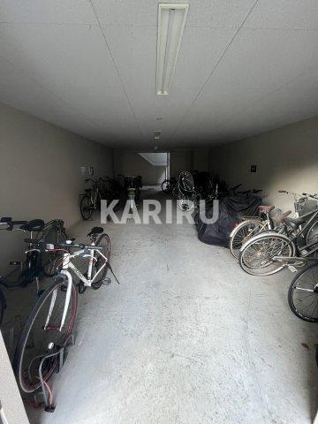 ラフィーネレジデンスの駐車場