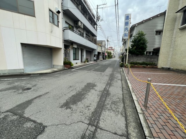 永代町土地の前面道路含む現地写真|南側前面道路（松山市道）