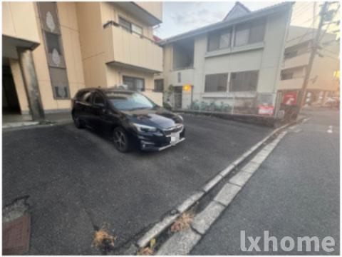 青葉丘コーポⅠの駐車場