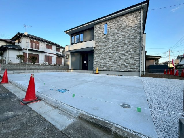 狭山市柏原10期　新築戸建ての駐車場|1/30　撮影