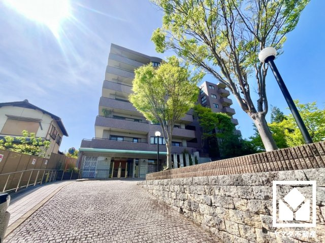 グランブルー醍醐の外観