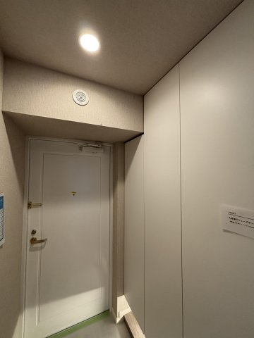 【玄関】 | アムール春日公園 | 収納力に優れた玄関でいつでも片付いた状態でお客様を迎えられます