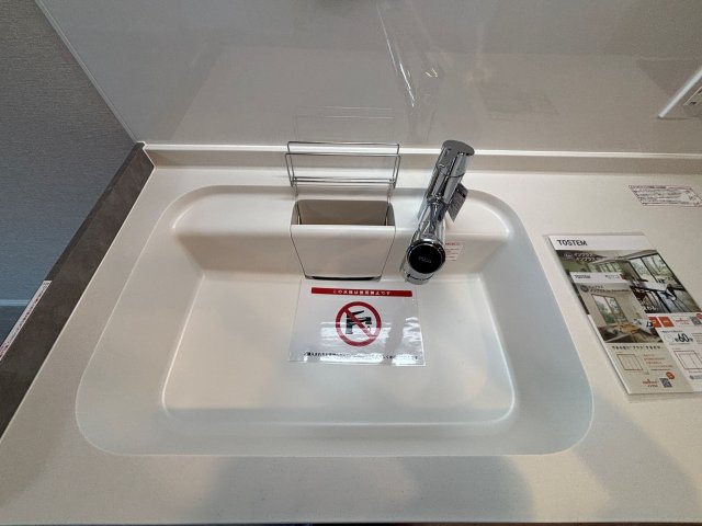 【キッチン】 | アムール春日公園 | 汚れが付きにくい素材のシンクなので毎日サッとお手入れするだけで清潔なキッチンを保てます