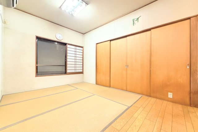 【和室】 | ◇◆田尻町店舗付き中古戸建◆◇ | ◆気持ちの良い風が室内へ入り込む居室。家具を配置しても広々ご利用いただけます！！