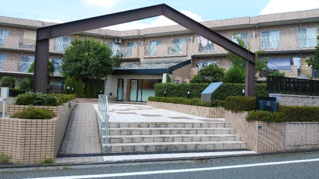 プライムアーバン武蔵小金井のエントランス