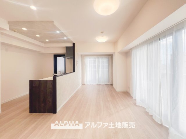 マイキャッスル立川エクセレントステージの居間・リビング