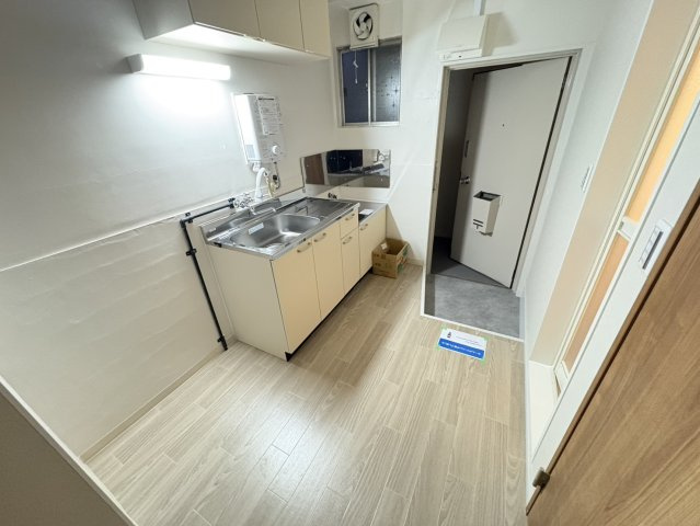 石井マンションの玄関